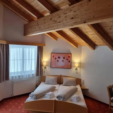 Hotel Garni Corinna 3*