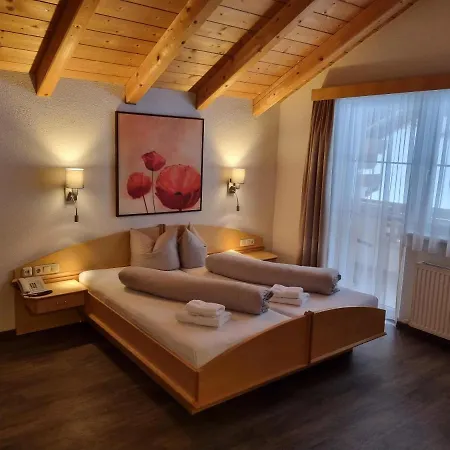 Hotel Garni Corinna 3*