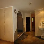 Garni Corinna