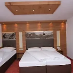 Garni Corinna Hotel