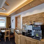 Garni Corinna Hotell